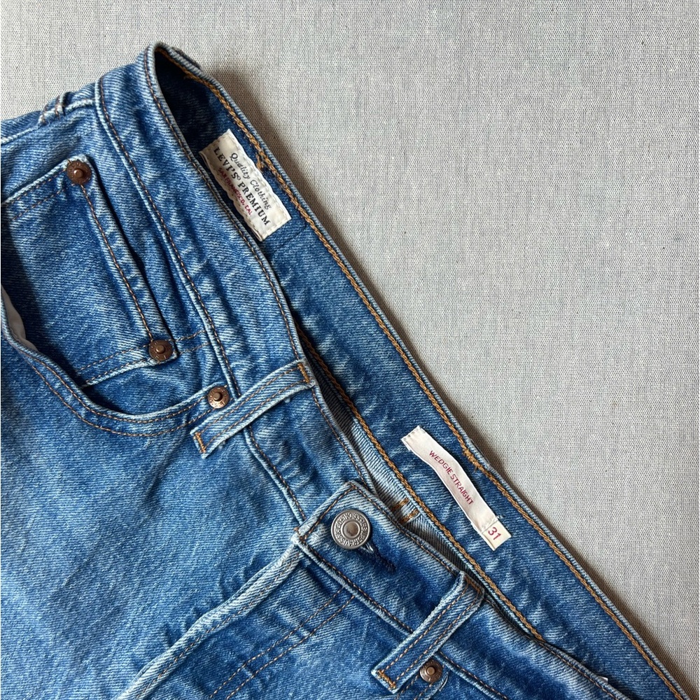 Levi’s Wedgie Straight Fit Jeans, size 31 - Picture 6 of 6